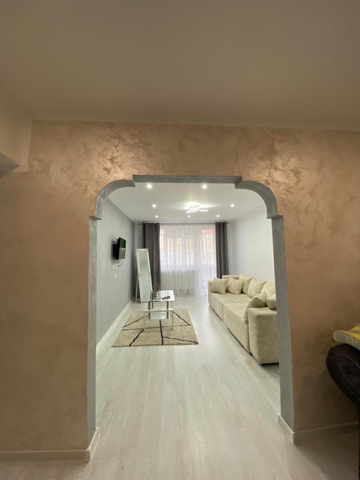 Sorinaapartament Targu Neamt Exterior foto