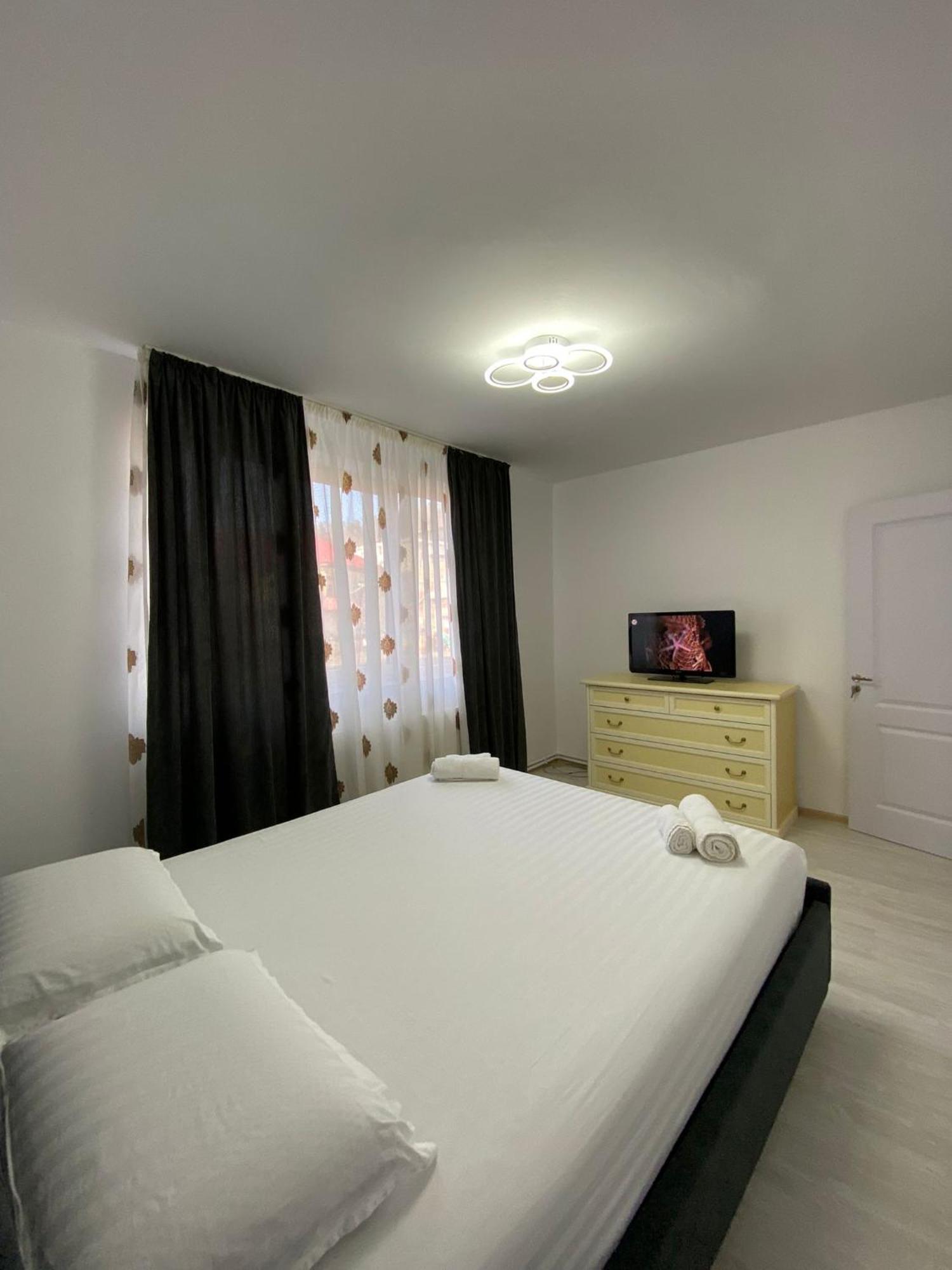 Sorinaapartament Targu Neamt Exterior foto