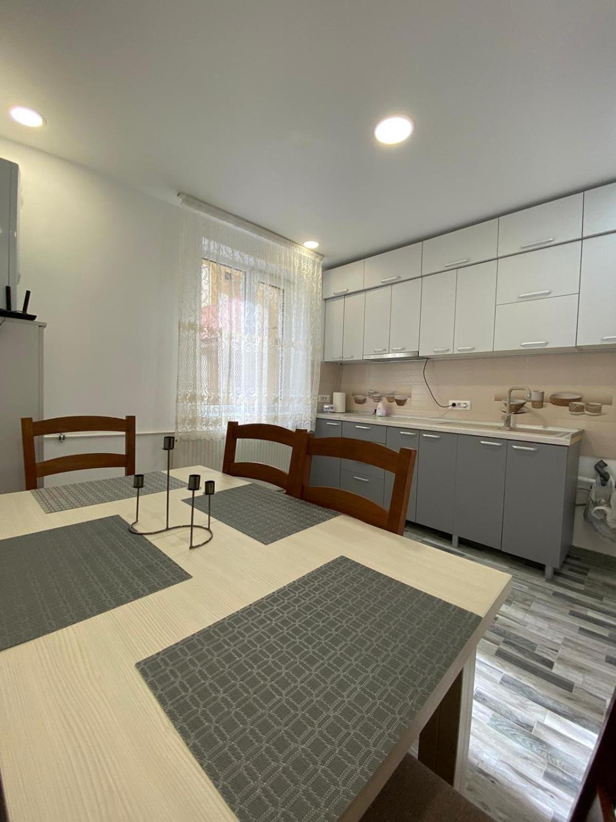 Sorinaapartament Targu Neamt Exterior foto